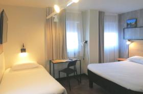 ibis Poitiers Sud - photo 13